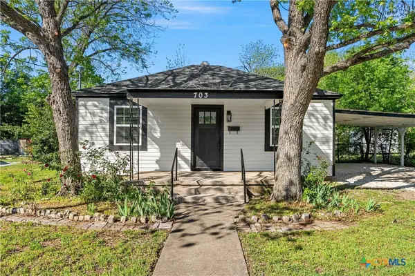 703 E 8th Avenue, Belton, TX 76513