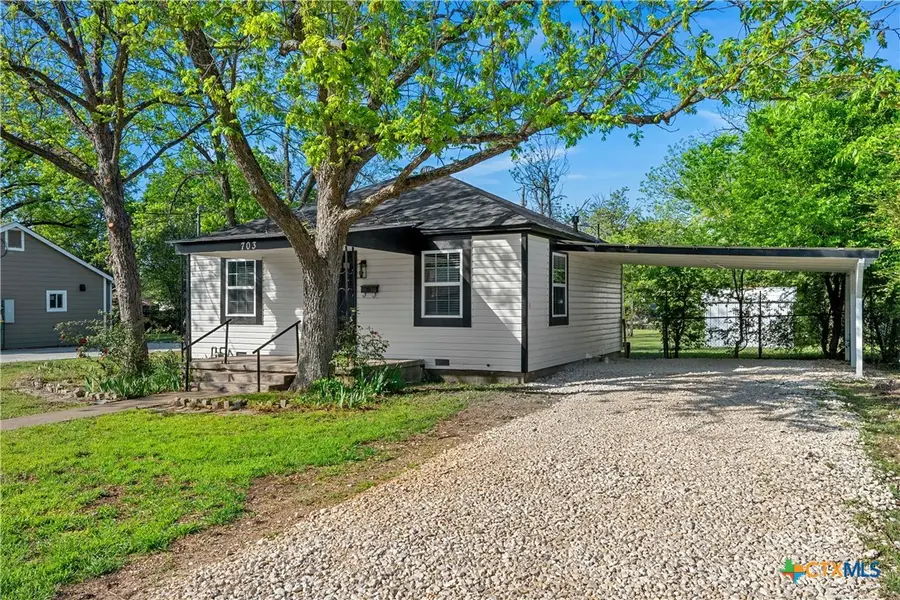 703 E 8th Avenue, Belton, TX 76513 - #3