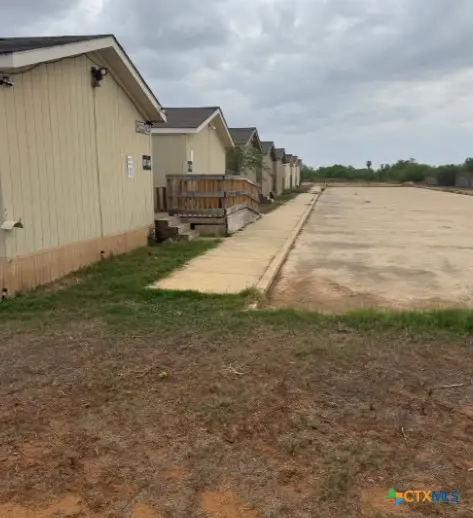 1100 County Road 4600, Dilley, TX 78017 - #2
