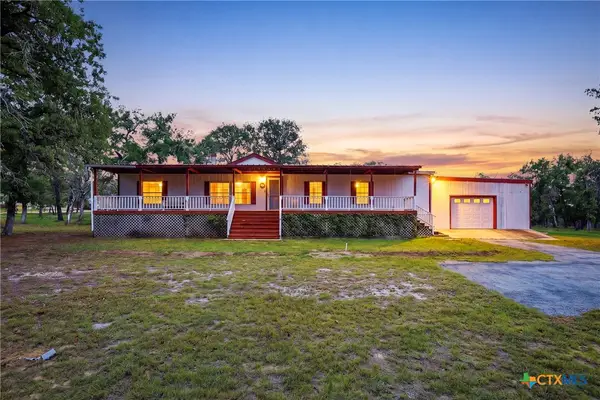 554 Cherry Ridge, Floresville, TX 78114