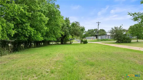 306 W Pecan Drive, Johnson City, TX 78636