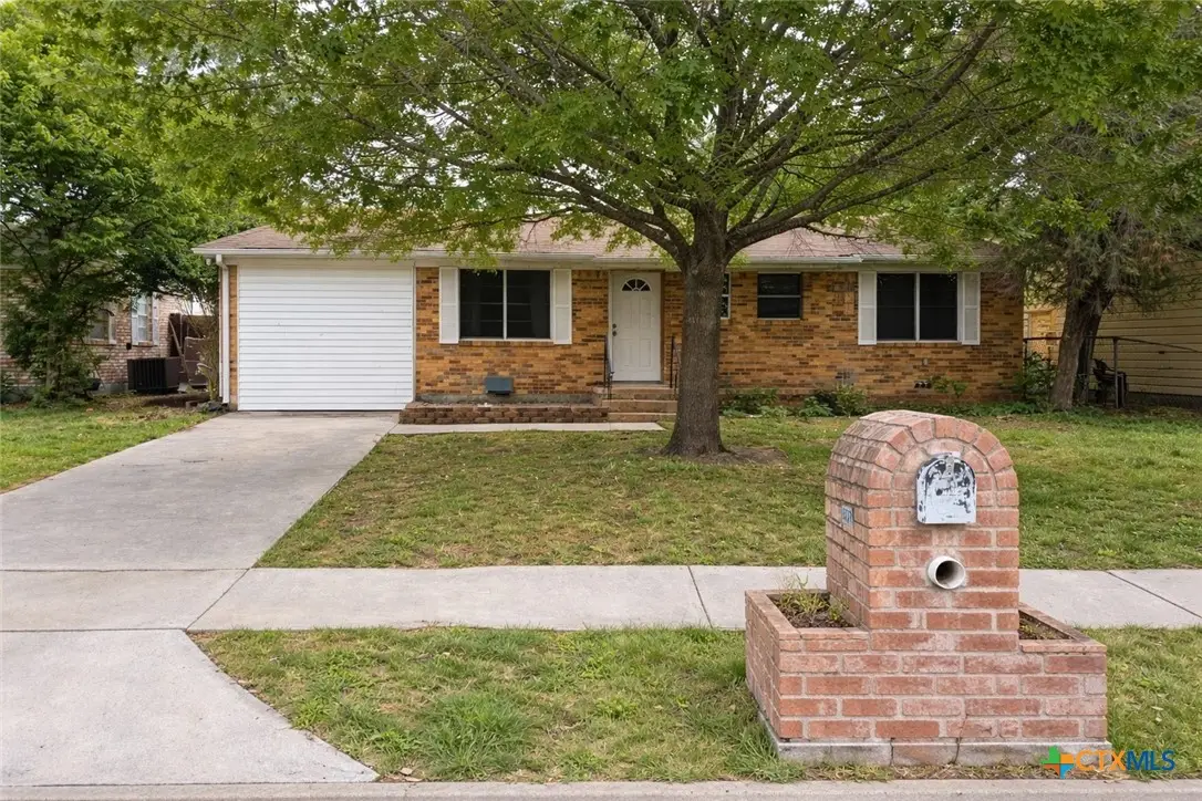 607 S 1st Street, Copperas Cove, TX 76522 - #1