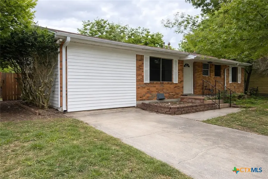 607 S 1st Street, Copperas Cove, TX 76522 - #2