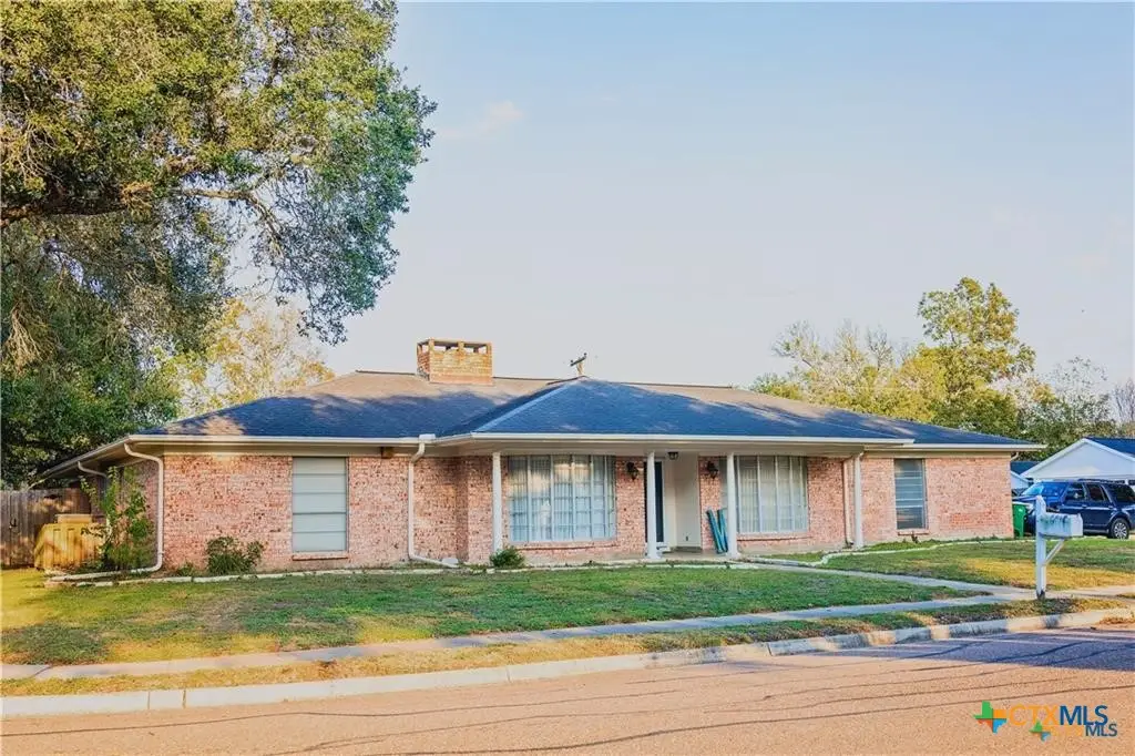111 Dover Dell, Victoria, TX 77904 - #1