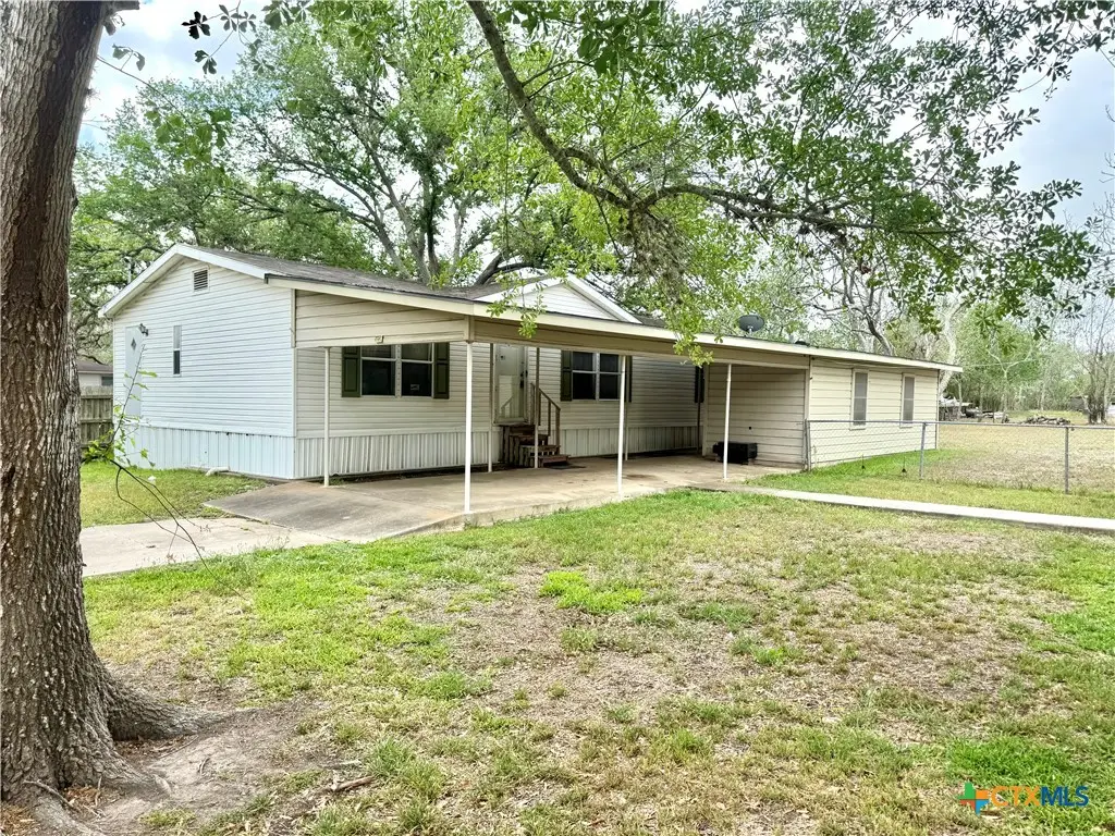 306 Turner Street, Yoakum, TX 77995 - #1