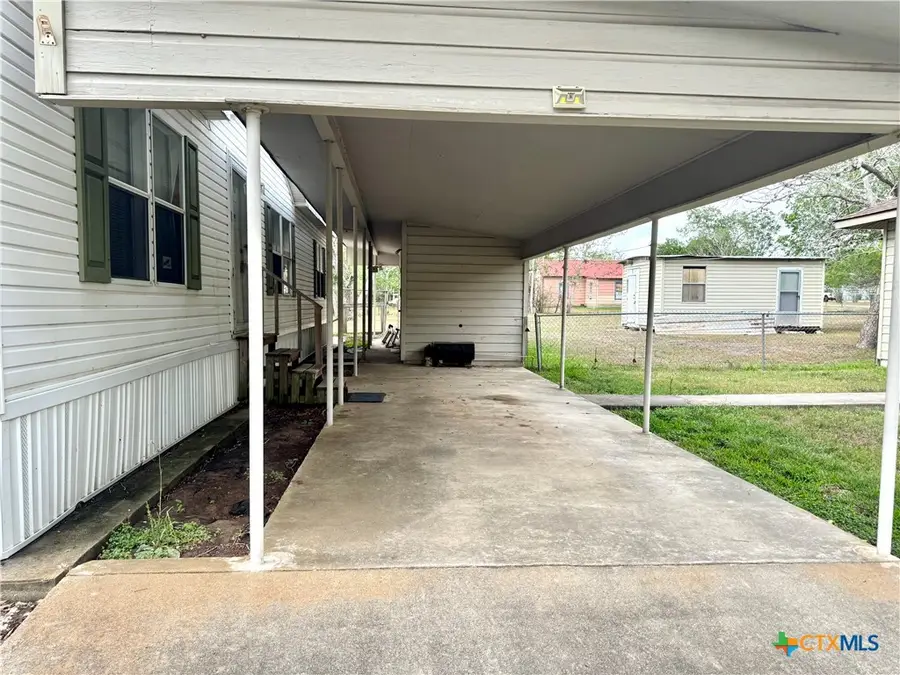 306 Turner Street, Yoakum, TX 77995 - #3