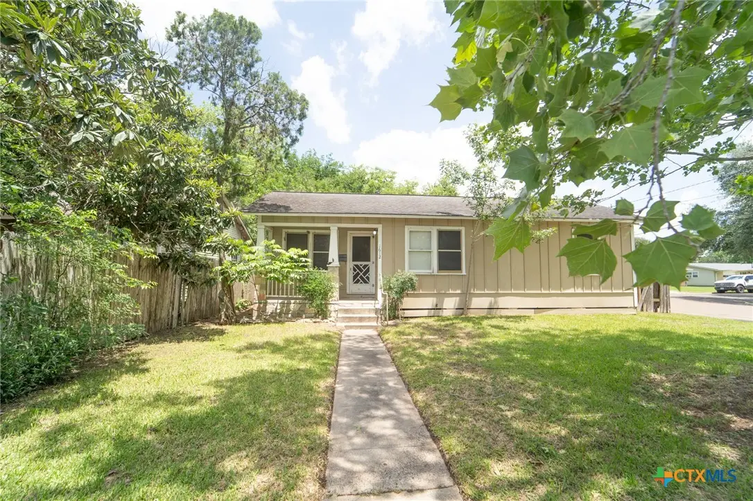 1612 E Mesquite Lane, Victoria, TX 77901 - #1