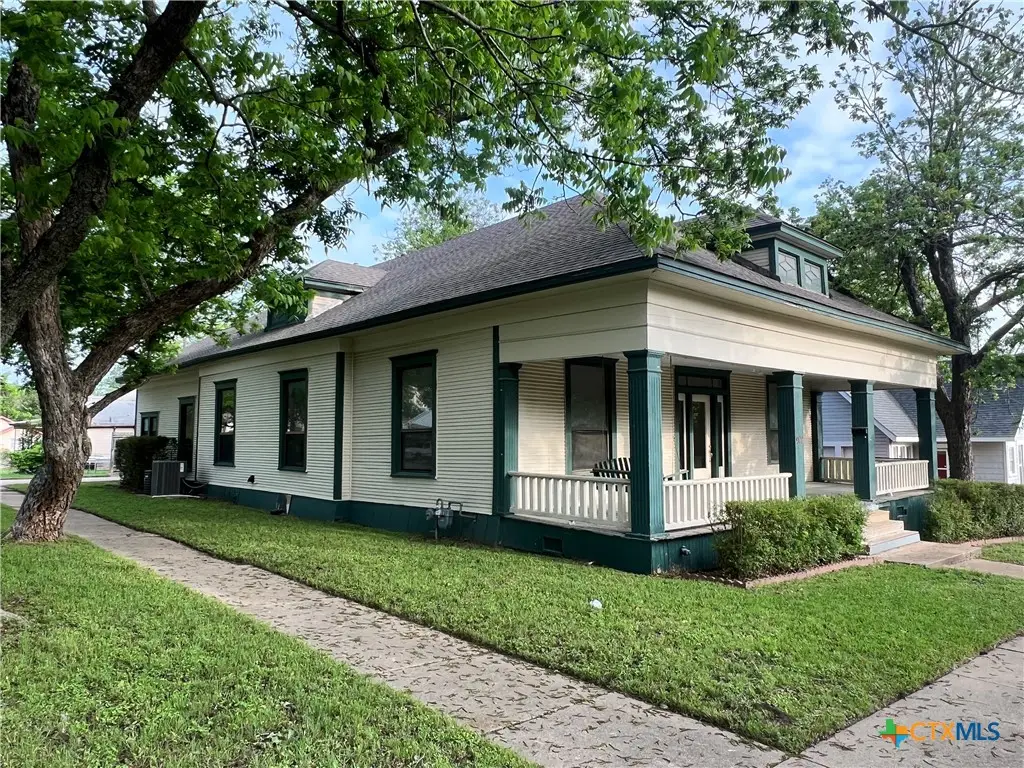 902 N 1st Street, Temple, TX 76501 - #1