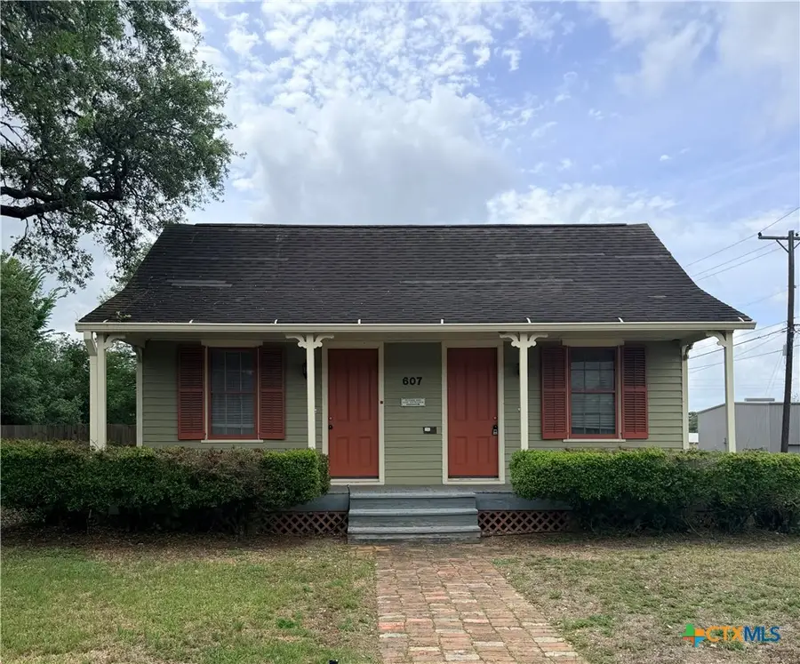 607 N Bridge, Victoria, TX 77901 - #2