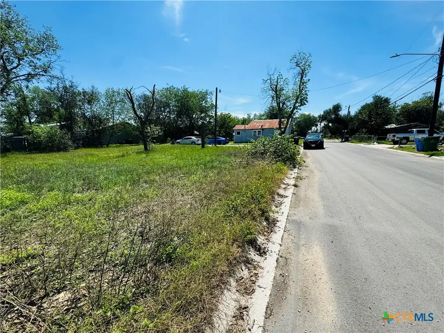 419 Braden Street, Seguin, TX 78155 - #3