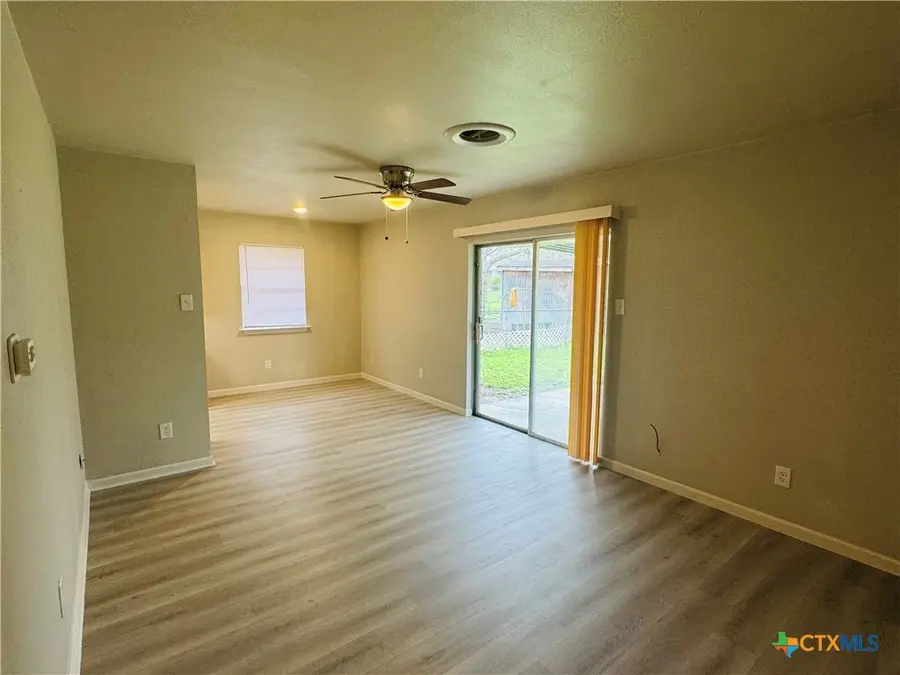 517 Creek Street, Copperas Cove, TX 76522 - #2