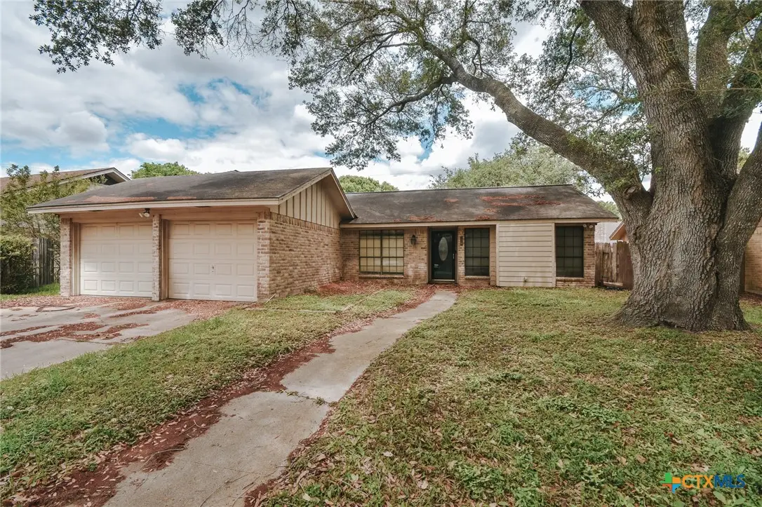 220 Navajo Drive, Victoria, TX 77904 - #1