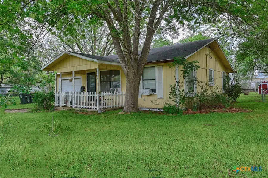 405 W Live Oak Street, Moulton, TX 77975 - #3