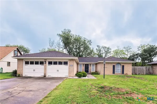 304 Sherwood Drive, Victoria, TX 77901