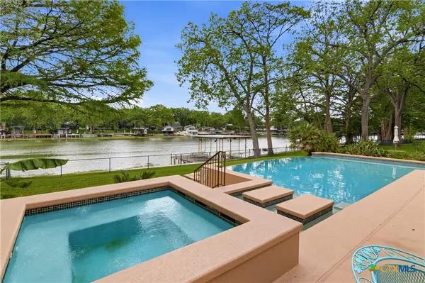 2065 Terminal Loop Road, McQueeney, TX 78123
