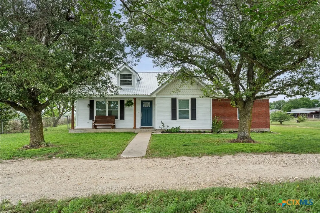 6990 Stringtown Spur, Rogers, TX 76569 - #1