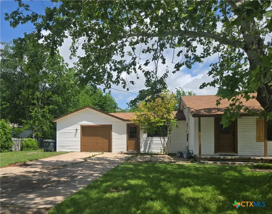 101 E Halstead Avenue, Copperas Cove, TX 76522 - #3