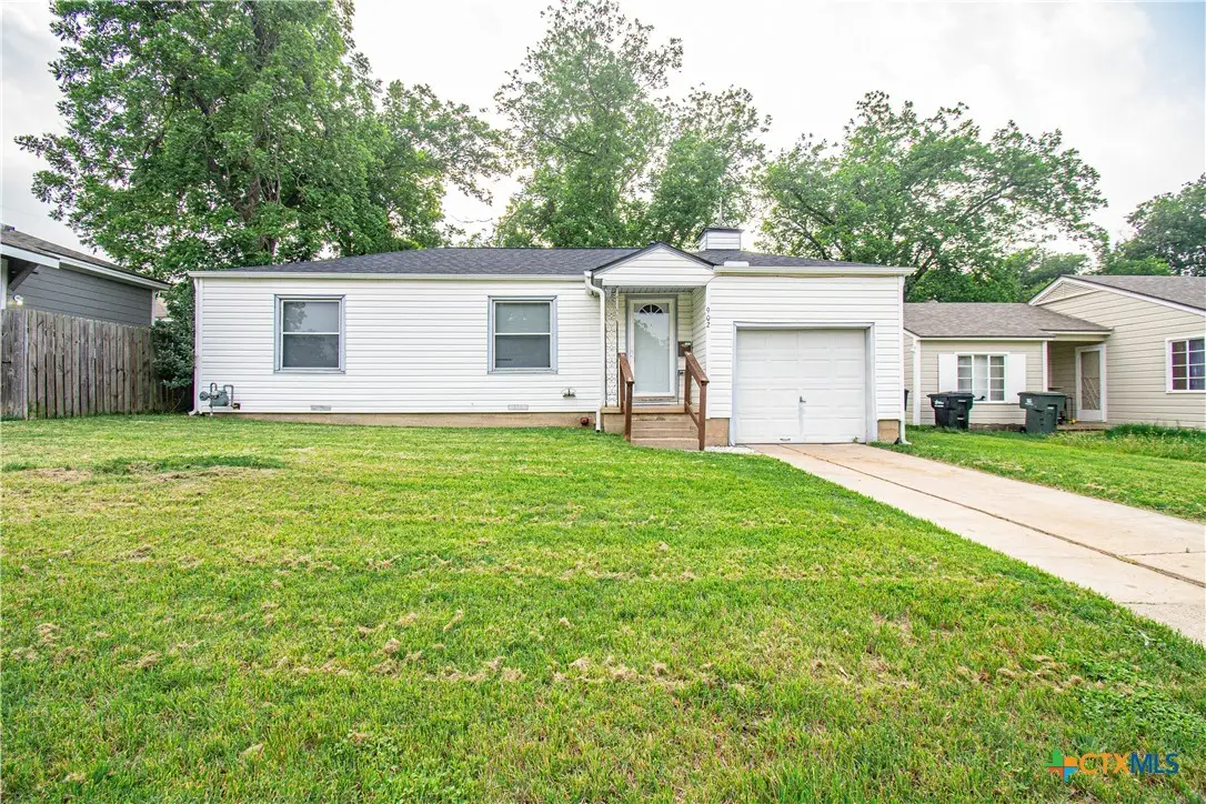 902 N 8th Street, Temple, TX 76501 - #1