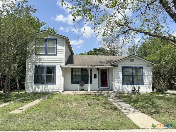 2006 Meadowlane Street, Victoria, TX 77901