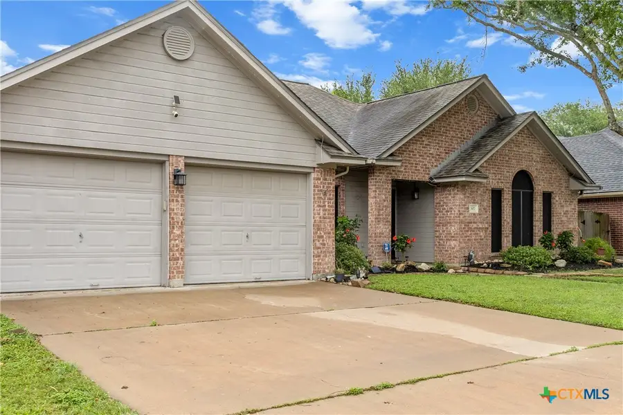 307 Cherrystone Circle, Victoria, TX 77904 - #2