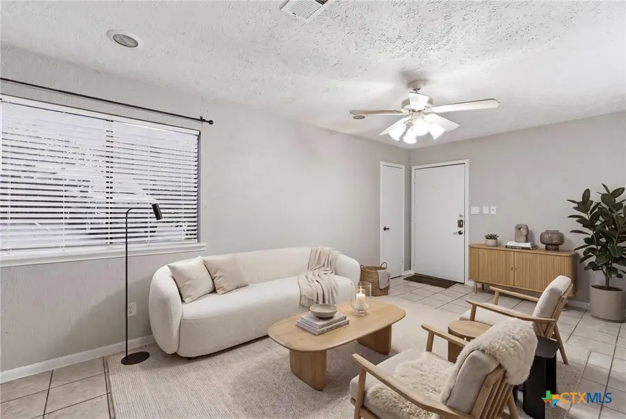 421 W San Antonio Street #A2, San Marcos, TX 78666 - #3