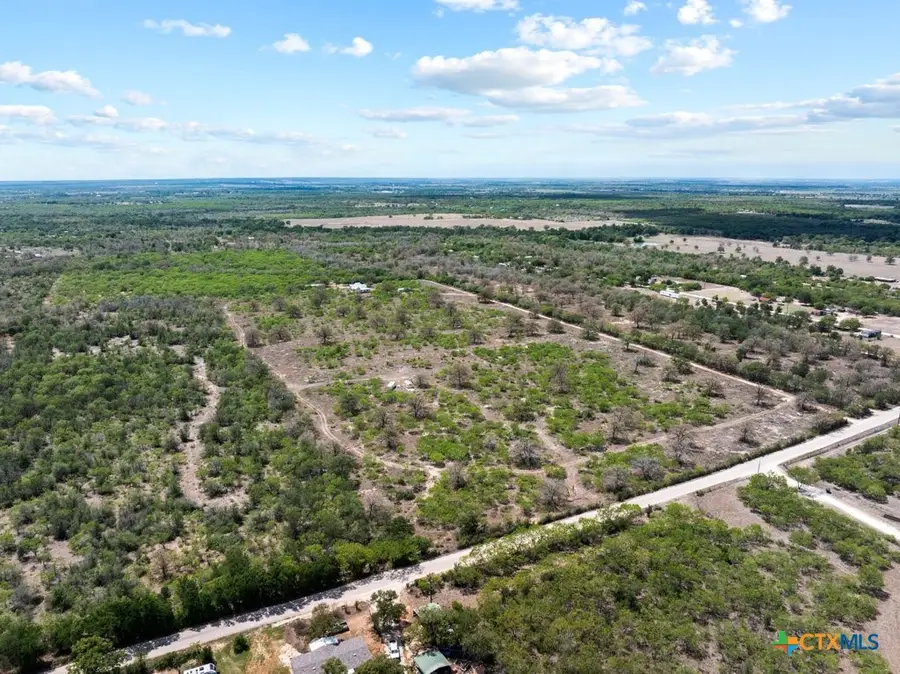 2124 Bugtussle, Luling, TX 78648 - #3