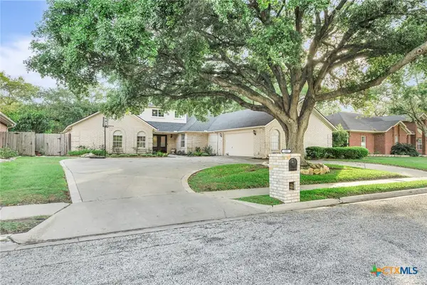 105 Tournament Drive, Victoria, TX 77904