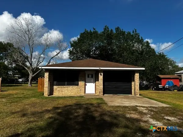 122 Rosa Street, Edna, TX 77957
