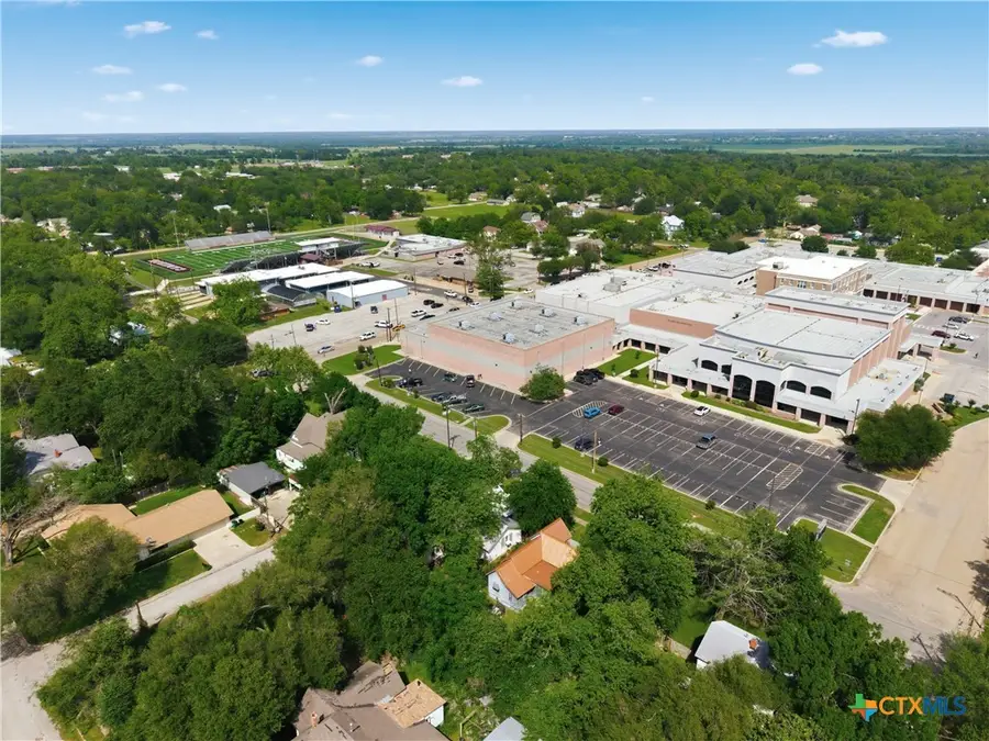1006 N Fannin Avenue, Cameron, TX 76520 - #3
