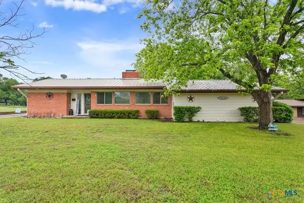 210 E Leon Street, Gatesville, TX 76528