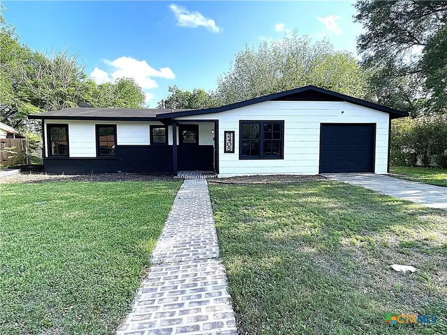 2405 E Mimosa Avenue, Victoria, TX 77901 - #2