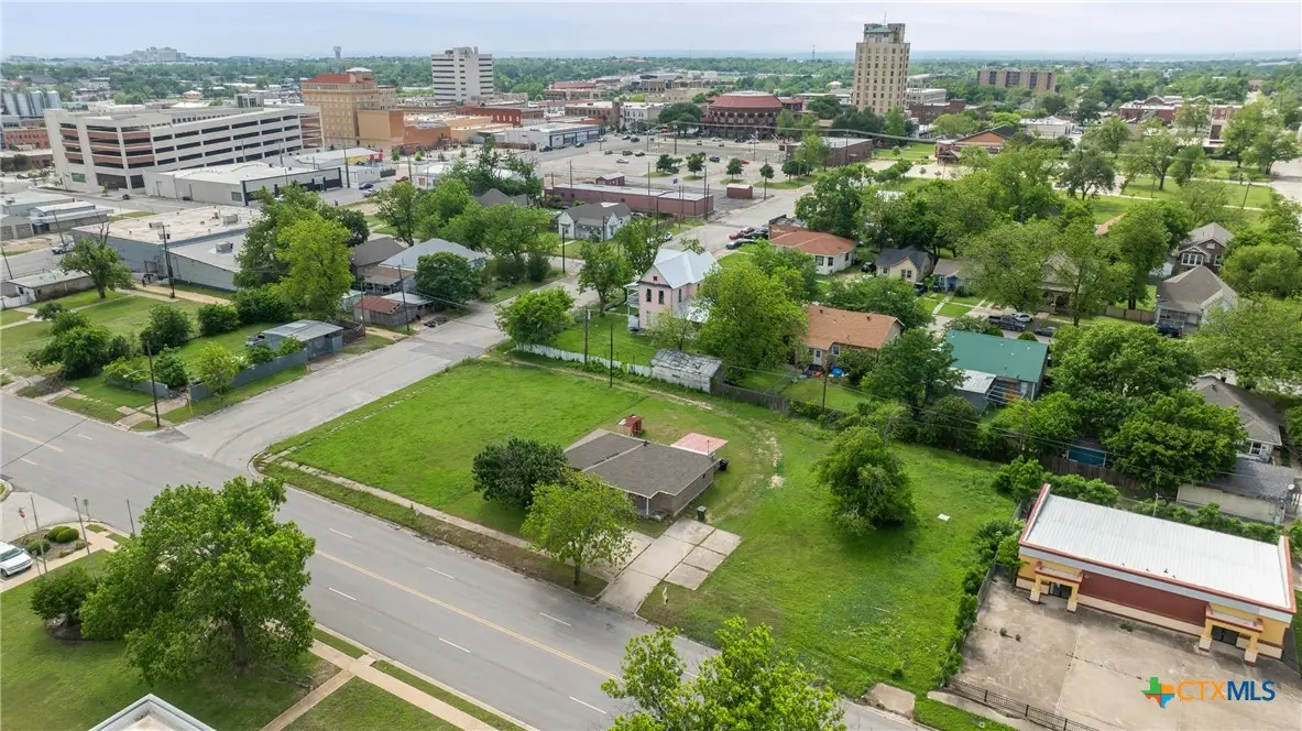 208 N 8th Street, Temple, TX 76501 - #1