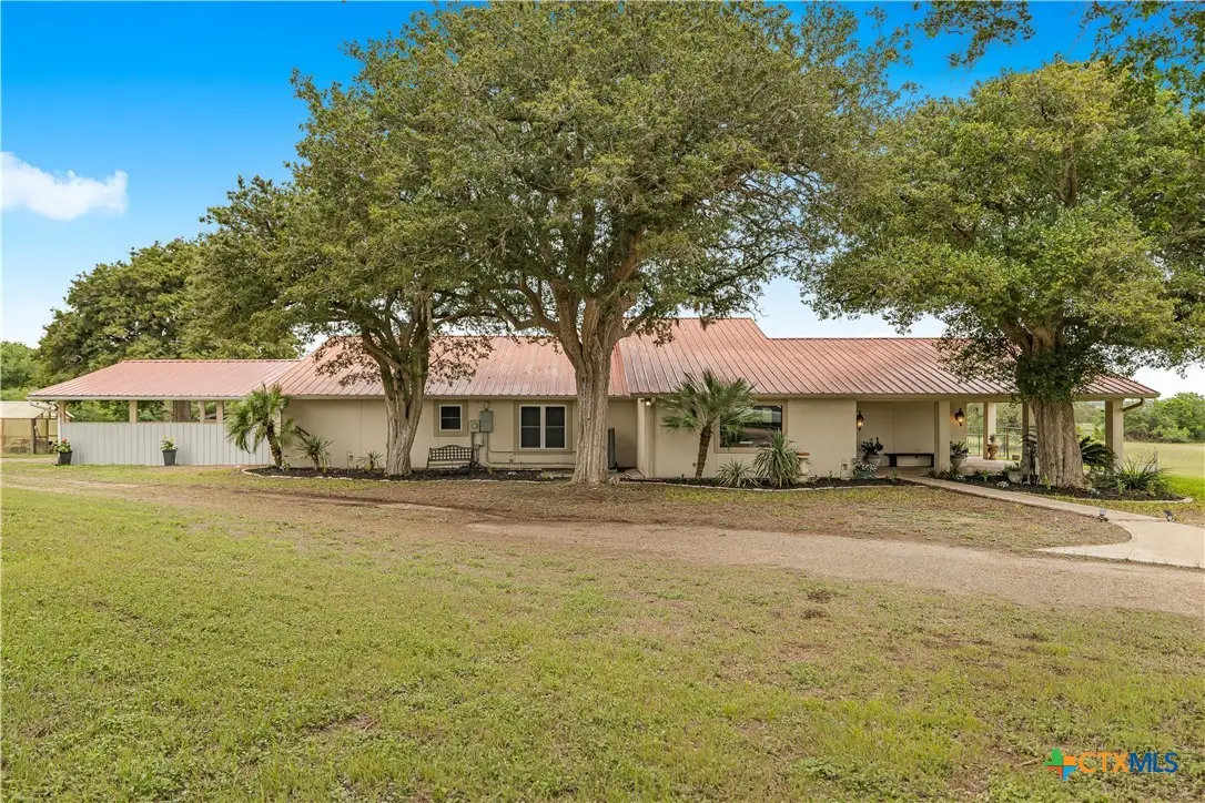 8359 Lower Mission Valley Road, Victoria, TX 77905 - #1