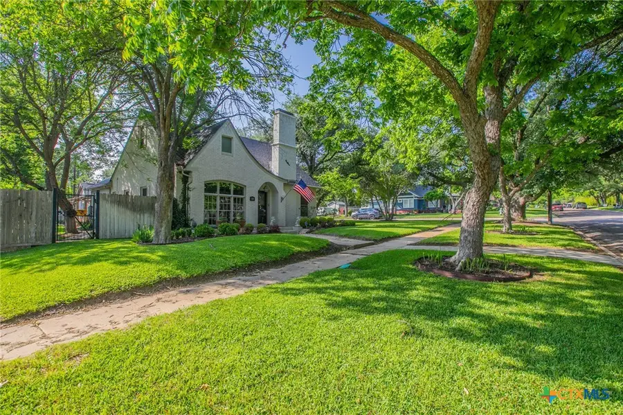 1120 N 13th Street, Temple, TX 76501 - #2