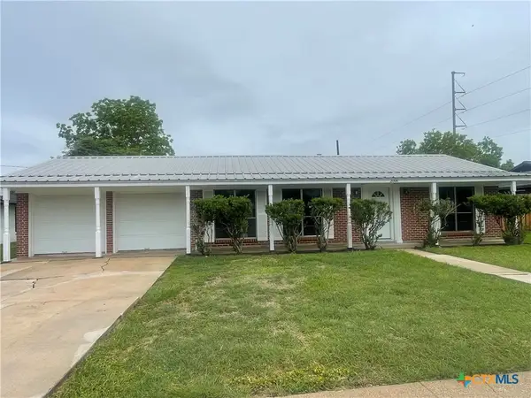 2006 Bon Aire Avenue, Victoria, TX 77901
