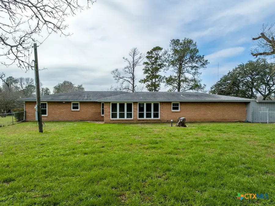 3534 Us Highway 90a, Gonzales, TX 78629 - #2