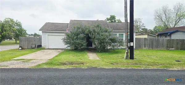 1801 Pleasant Green Drive, Victoria, TX 77905