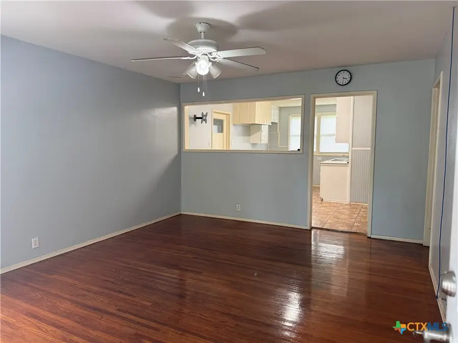 1604 E Mistletoe Avenue, Victoria, TX 77901 - #2