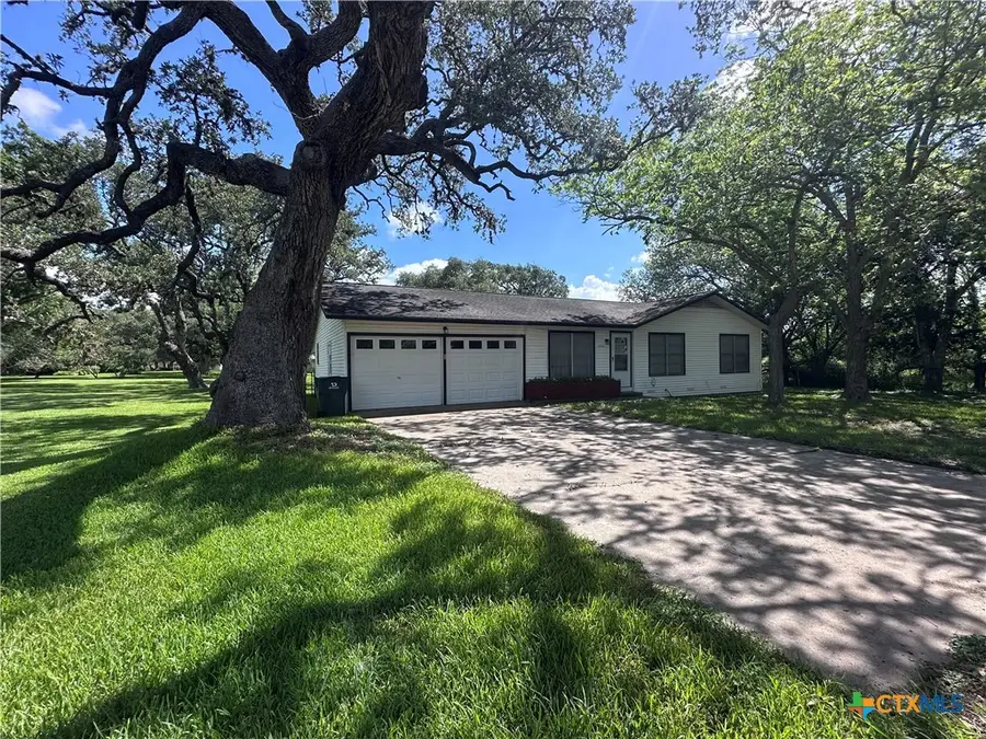 1214 Macarthur, Cuero, TX 77954 - #2