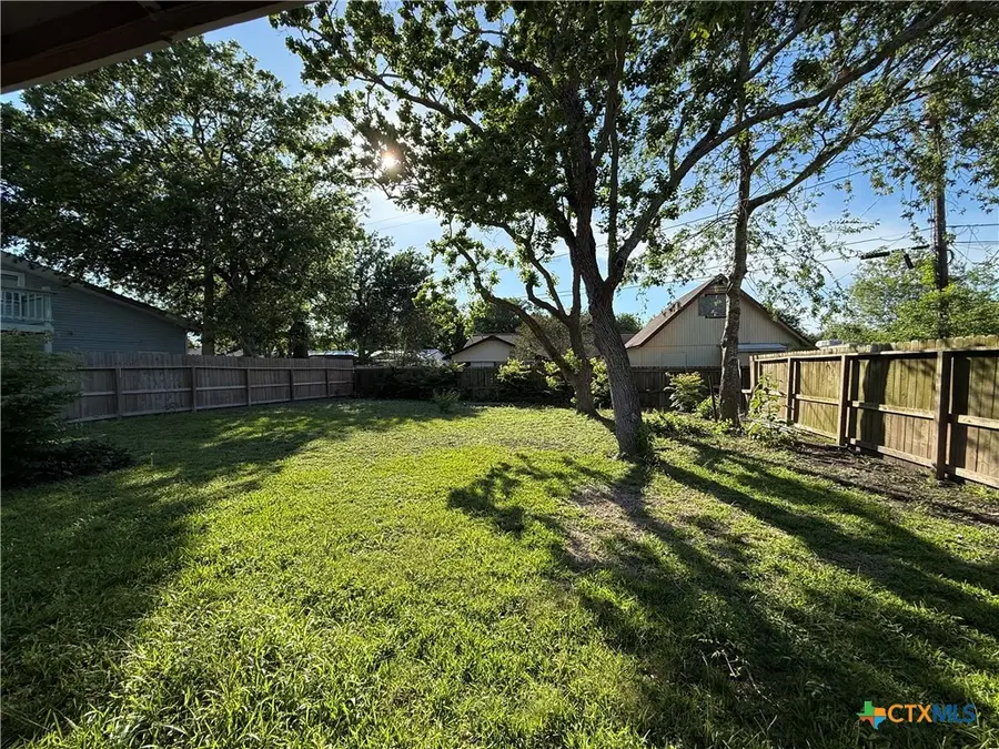 113 Bonham Street, Port Lavaca, TX 77979 - #3