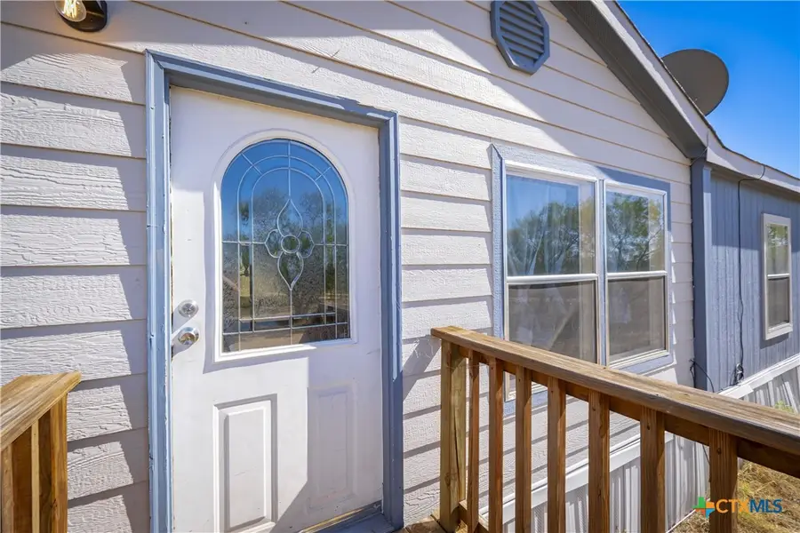 1007 County Road 773, Devine, TX 78016 - #2