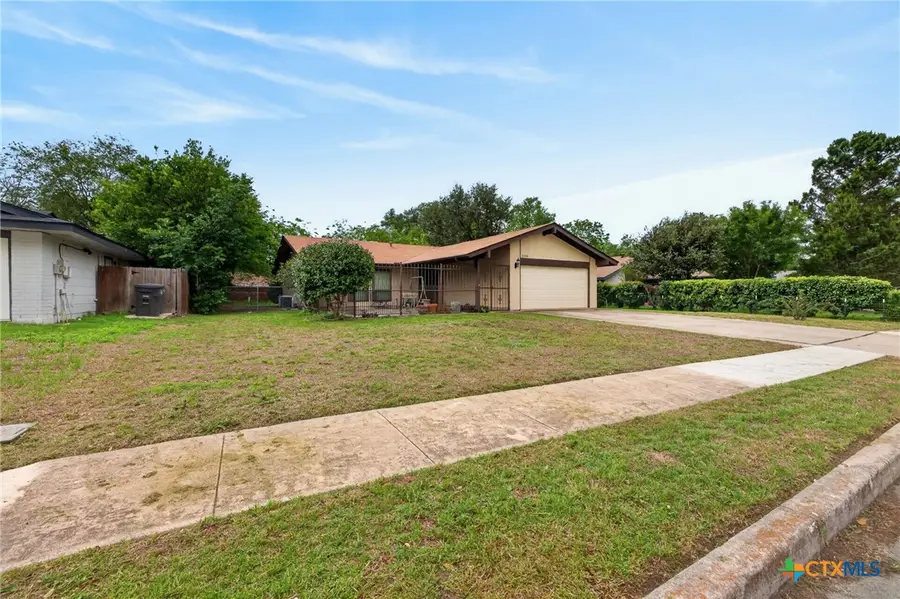 5250 Round Table Drive, San Antonio, TX 78218 - #3