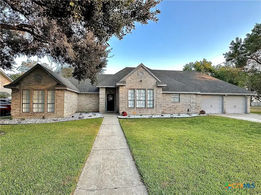 203 Chimney Rock Drive, Victoria, TX 77904 - #2