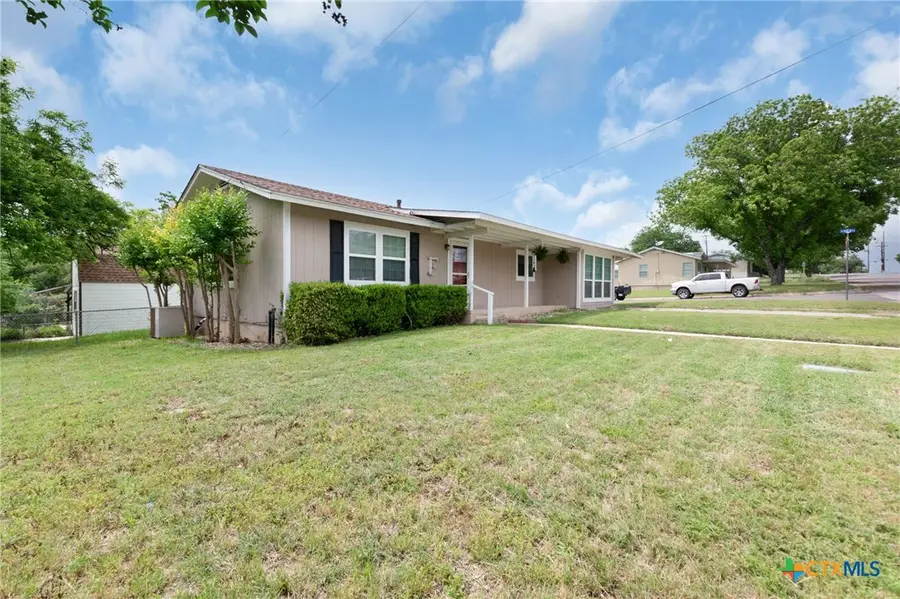 28 Steele Street, Lampasas, TX 76550 - #2