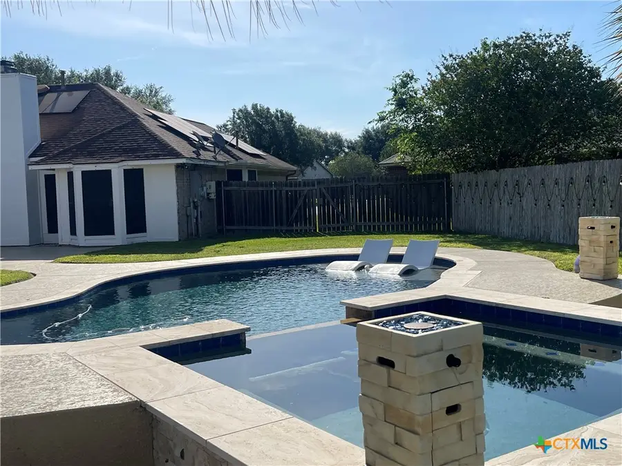 105 Ashland Creek, Victoria, TX 77901 - #3