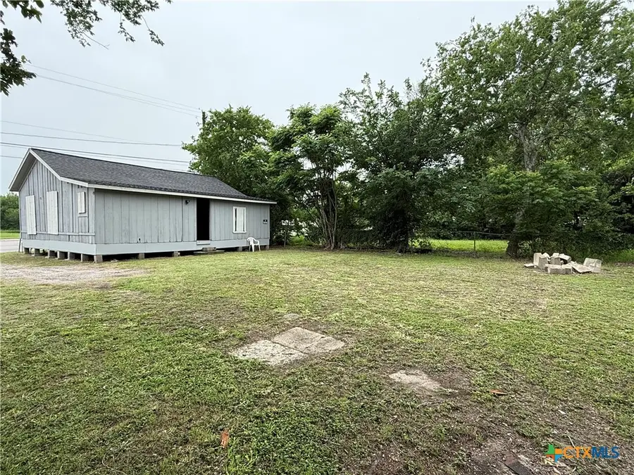 906 E Goodwin Avenue, Victoria, TX 77901 - #3