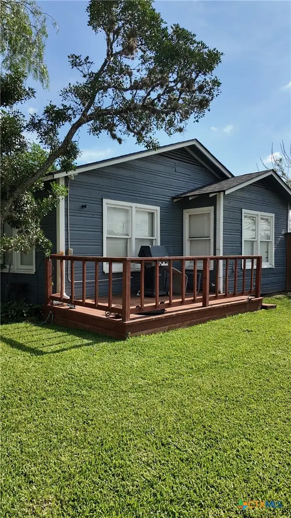 305 Dunn St., Cuero, TX 77954