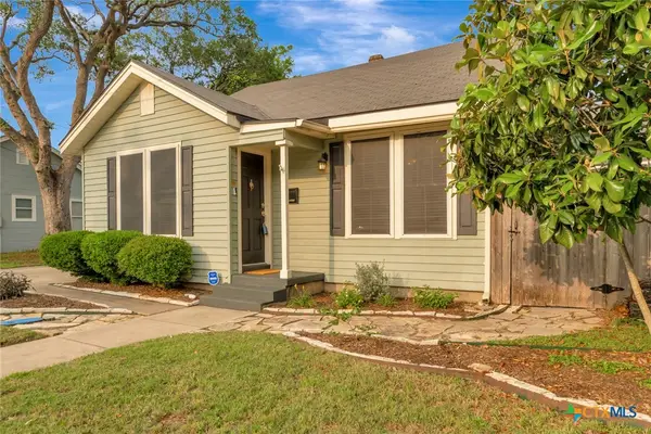 1702 N Vine Street, Victoria, TX 77901