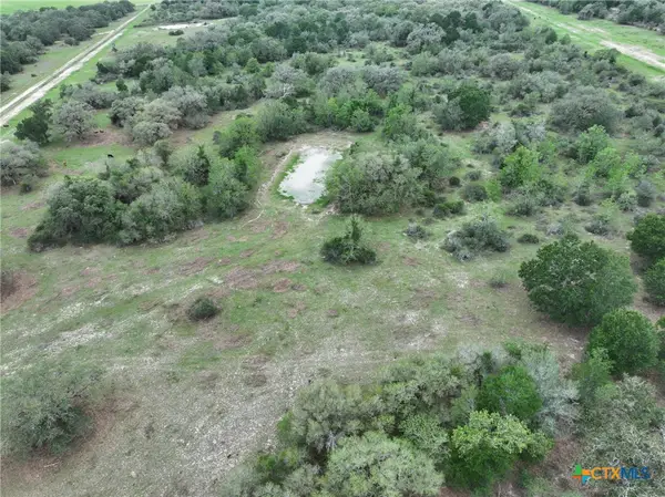 10772 State Highway 111, Edna, TX 77957