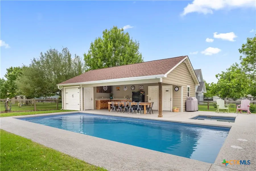 618 S Hudson Street, Flatonia, TX 78941 - #3